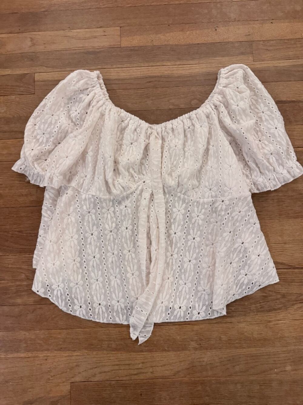 Women's White Eyelet Lace Puff Sleeve Top - Size 3XL
b36